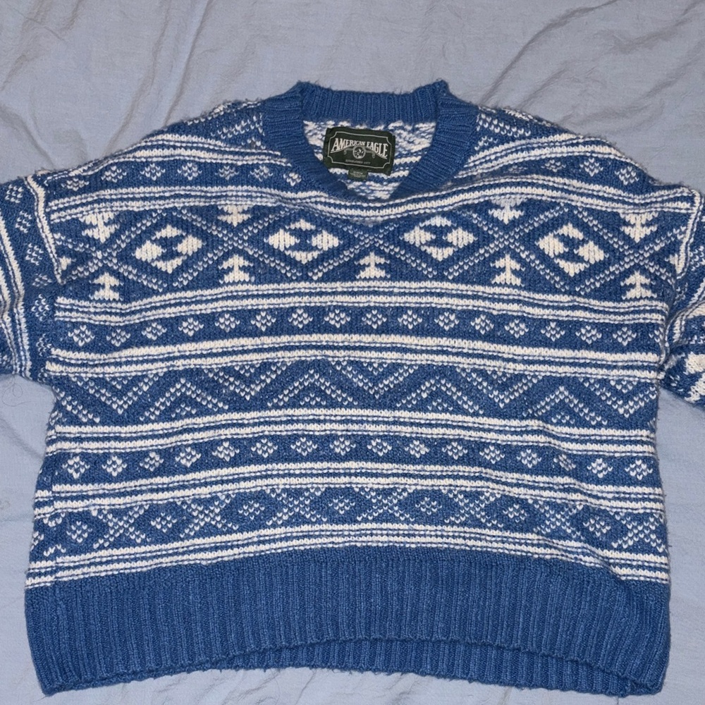 American Eagle Outfitters Women’s Blue and White Crewneck Sweater